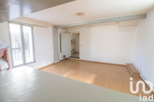 Building for sale 270 m² Meaux