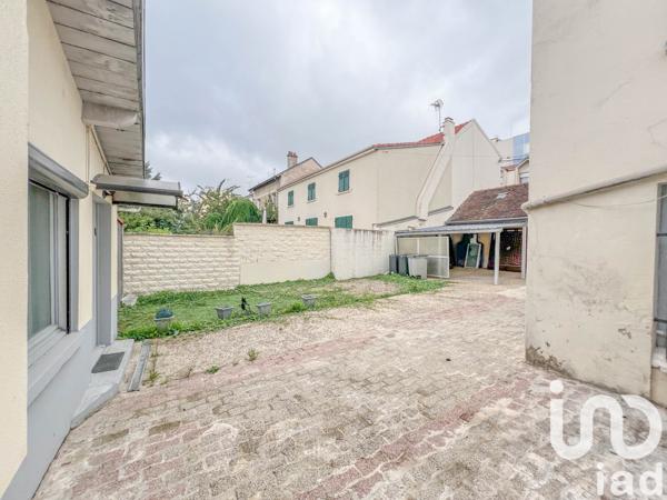 Building for sale 270 m² Meaux