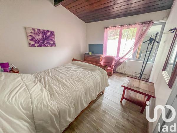 Building for sale 270 m² Meaux