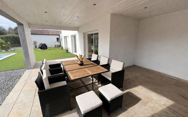 Maison à vendre    4 pièces •  Ruoms