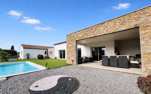 Maison à vendre    4 pièces •  Ruoms