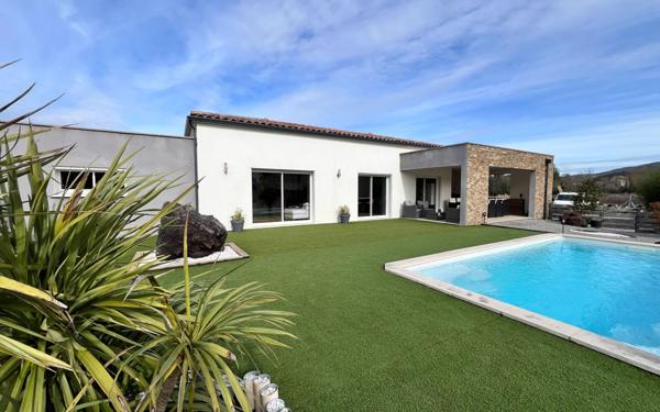 Maison à vendre    4 pièces •  Ruoms