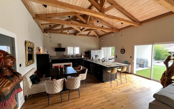 Maison à vendre    4 pièces •  Ruoms