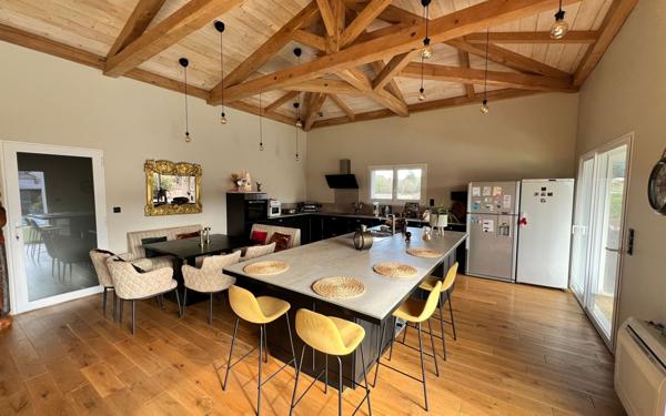 Maison à vendre    4 pièces •  Ruoms