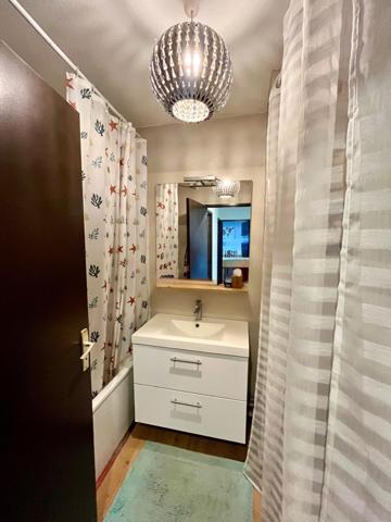 Appartement T2 spacieux avec terrasse et place de parking couvert