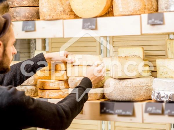 Local commercial stratégique à forte visibilité à louer EGUILLES (13510)