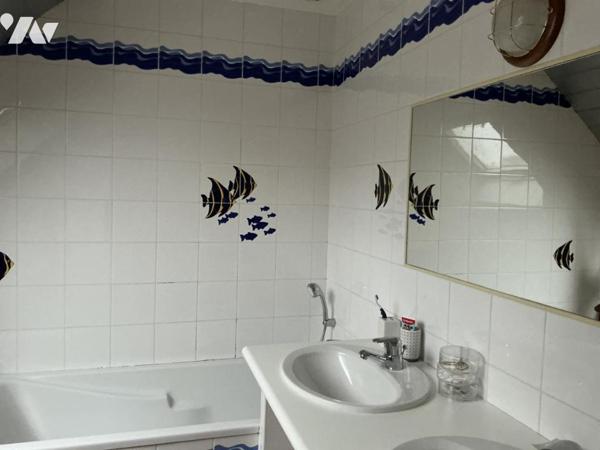 MAISON DE BOURG 5 chambres avec jardin et piscine PLOEREN