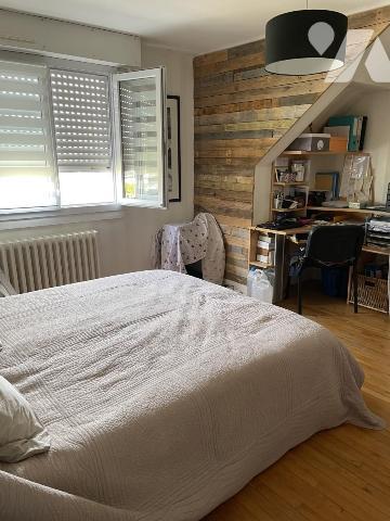 MAISON DE BOURG 5 chambres avec jardin et piscine PLOEREN