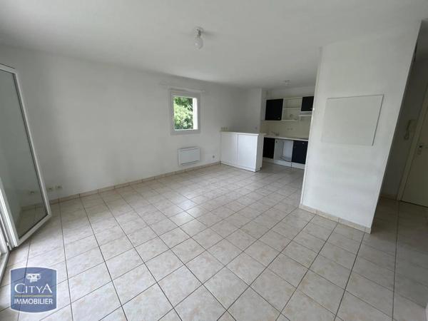 Appartement à louer 2 pièces 43.96m² Tonnay-Charente (17430)