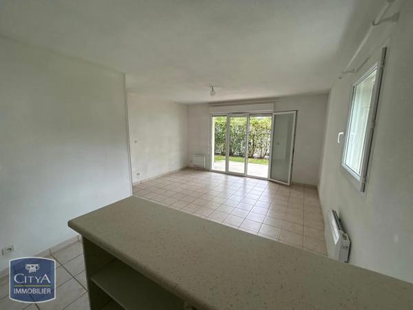 Appartement à louer 2 pièces 43.96m² Tonnay-Charente (17430)
