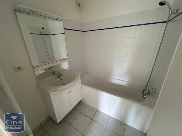 Appartement à louer 2 pièces 43.96m² Tonnay-Charente (17430)