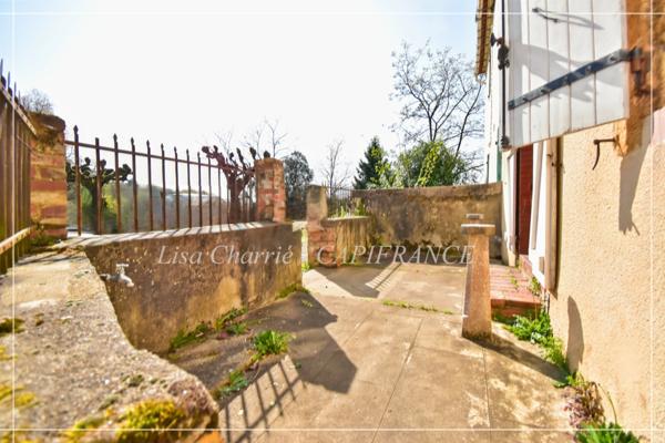 Maison à vendre 5 pièces de 71 m2 habitables avec jardin, courette, dépendances proche de NOGARO (32)