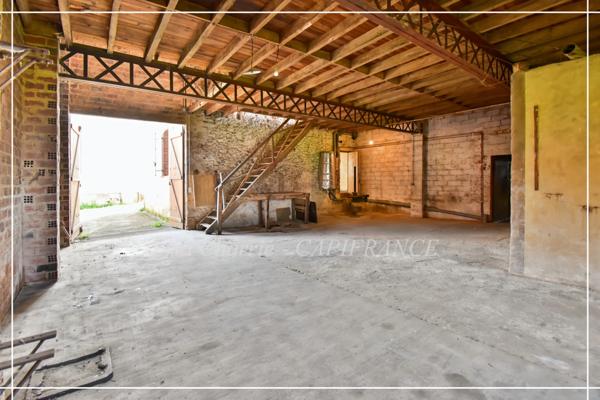 Maison à vendre 5 pièces de 71 m2 habitables avec jardin, courette, dépendances proche de NOGARO (32)