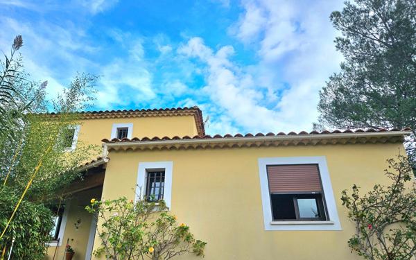 Maison à vendre    4 pièces • 104 m2 Salon-de-Provence