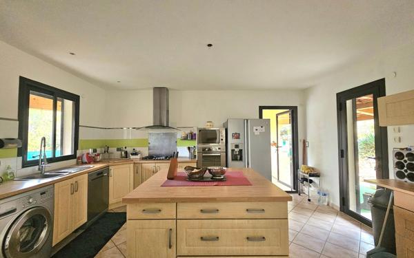 Maison à vendre    4 pièces • 104 m2 Salon-de-Provence