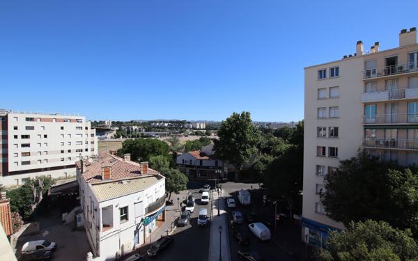 Appartement à louer    2 pièces •  Marseille 10