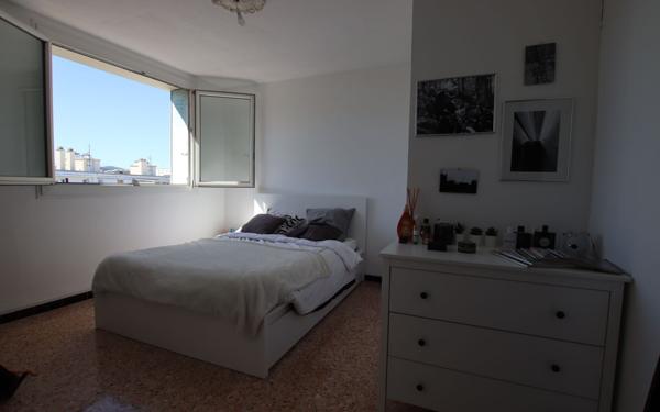 Appartement à louer    2 pièces •  Marseille 10