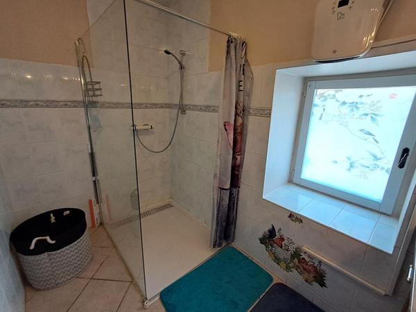 A colombier (70000) Ensemble immobilier de 2 maisons sur 33 ares de terrain à 247 500 euros