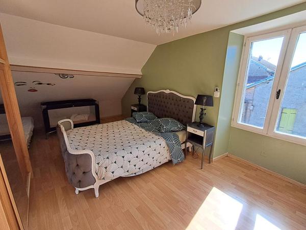 A colombier (70000) Ensemble immobilier de 2 maisons sur 33 ares de terrain à 247 500 euros