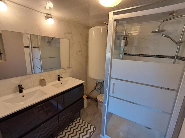 A colombier (70000) Ensemble immobilier de 2 maisons sur 33 ares de terrain à 247 500 euros
