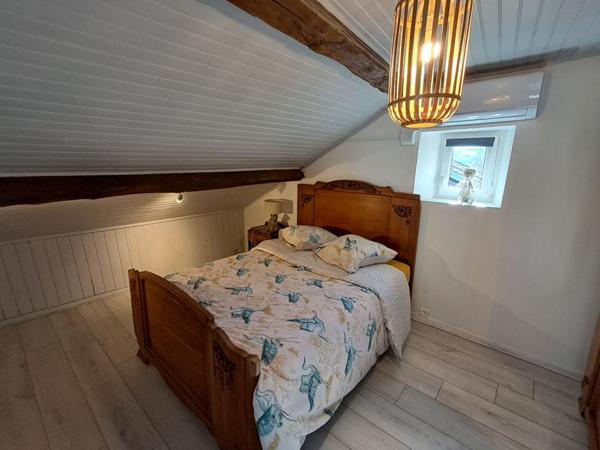A colombier (70000) Ensemble immobilier de 2 maisons sur 33 ares de terrain à 247 500 euros