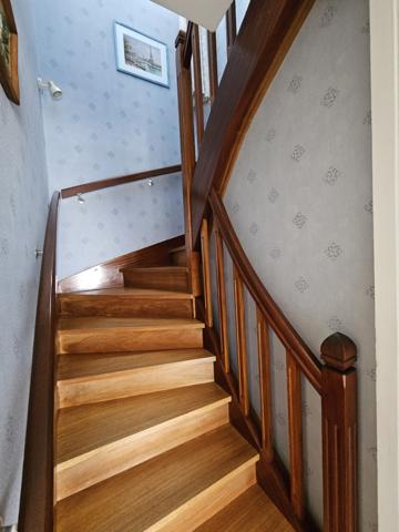 Maison familiale avec 4 chambres dépendances et terrain COUFFE