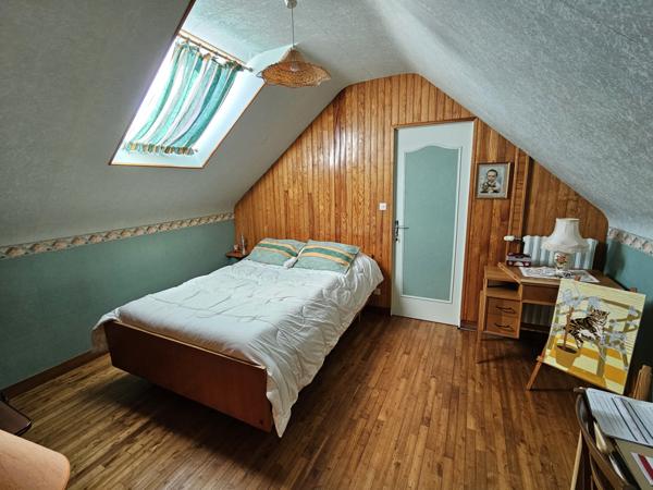 Maison familiale avec 4 chambres dépendances et terrain COUFFE