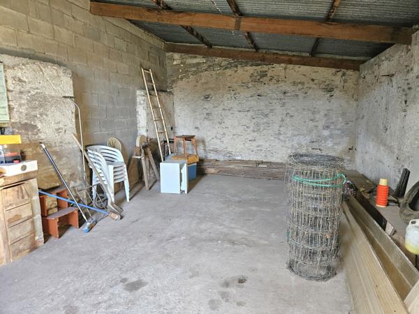 Maison familiale avec 4 chambres dépendances et terrain COUFFE