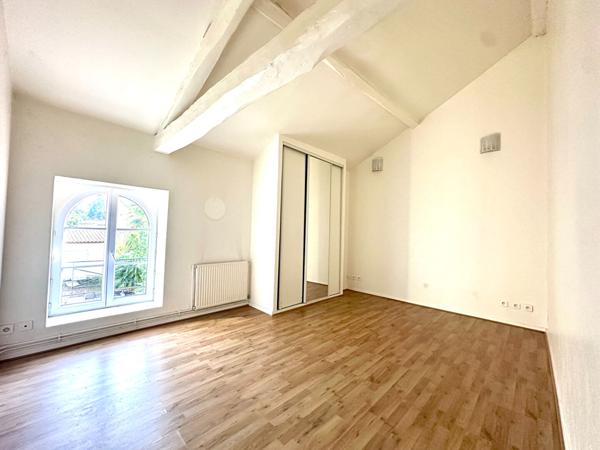 VOUILLE - LONGERE - 174m2 - BEAUX VOLUMES - AU CALME