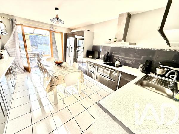 Maison à vendre 7 pièces 111 m² Rochemaure