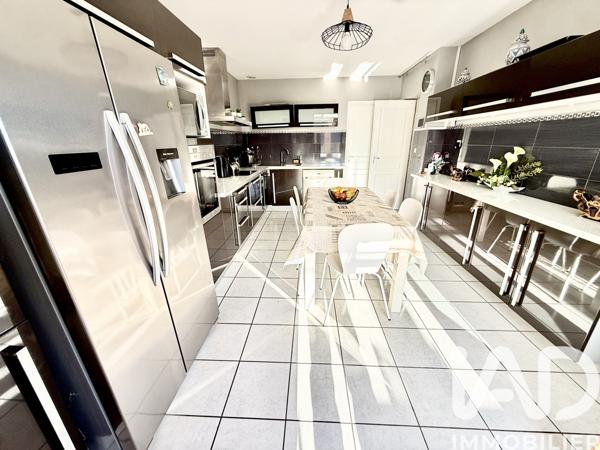 Maison à vendre 7 pièces 111 m² Rochemaure