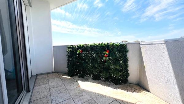 Quimper Ouest - Appartement T4 de 78 m² habitable - 1 loggia - avec vue panoramique sur la rivière de l’Odet - Une terrasse - Cave.