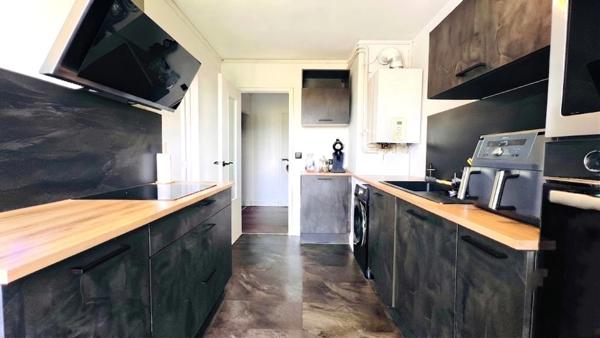 Quimper Ouest - Appartement T4 de 78 m² habitable - 1 loggia - avec vue panoramique sur la rivière de l’Odet - Une terrasse - Cave.