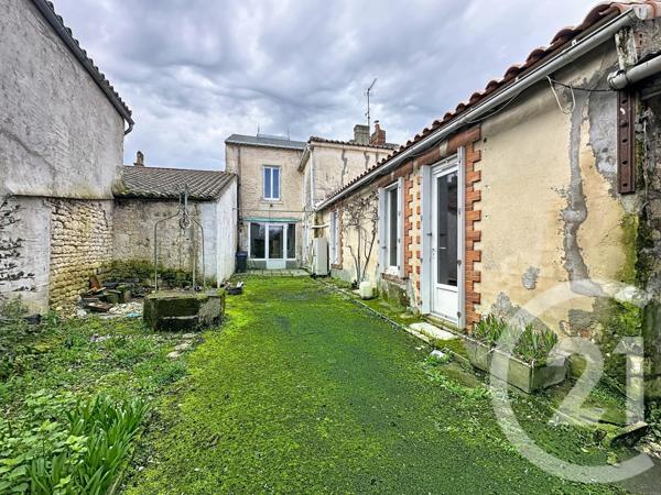Maison à vendre  6 pièces - 138,60 m2 VELLUIRE - 85