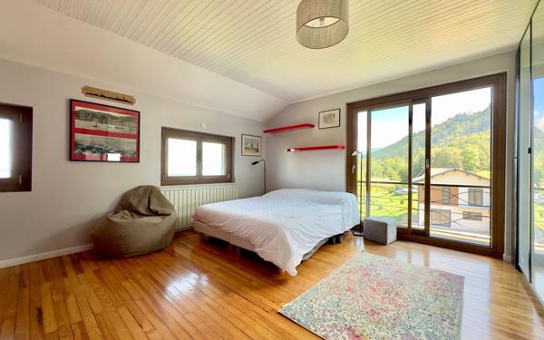 Maison à vendre    6 pièces • 210 m2 Bons-en-Chablais