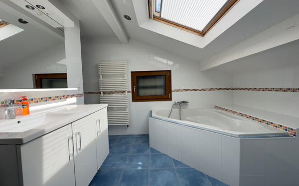 Maison à vendre    6 pièces • 210 m2 Bons-en-Chablais