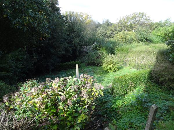 Rostrenen (22110) Maison de ville avec jardin et garage