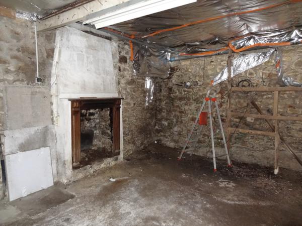 Rostrenen (22110) Maison de ville avec jardin et garage