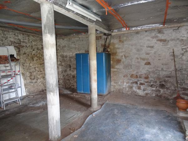 Rostrenen (22110) Maison de ville avec jardin et garage