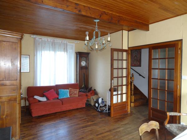 Rostrenen (22110) Maison de ville avec jardin et garage