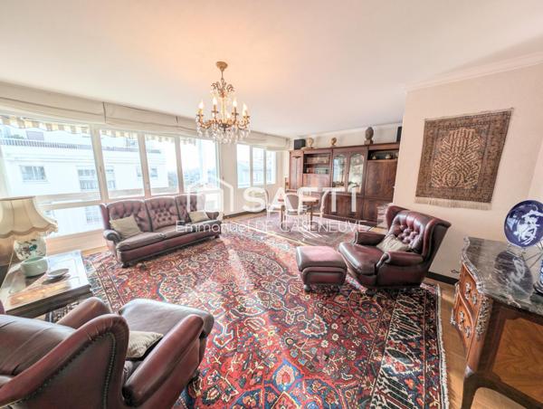 Paris XXeme F4 agencé en F3 73m² Parking et Cave