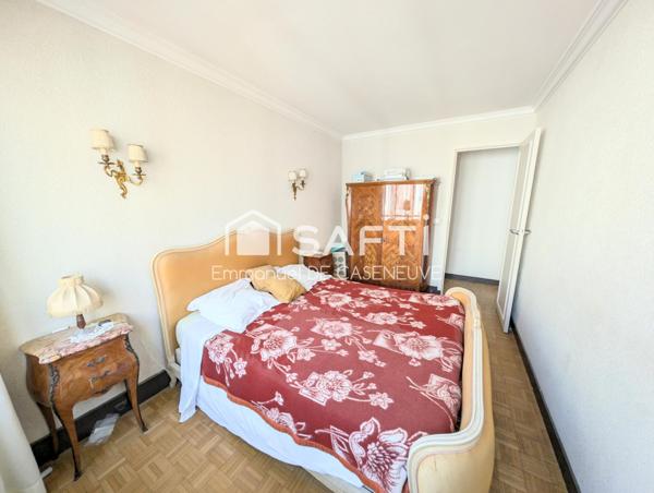 Paris XXeme F4 agencé en F3 73m² Parking et Cave