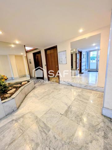 Paris XXeme F4 agencé en F3 73m² Parking et Cave