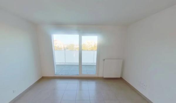 APPARTEMENT T4 A LOUER - VENISSIEUX 82 m 2 1 317,63 € charges comprises par mois