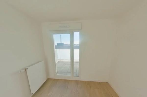 APPARTEMENT T4 A LOUER - VENISSIEUX 82 m 2 1 317,63 € charges comprises par mois