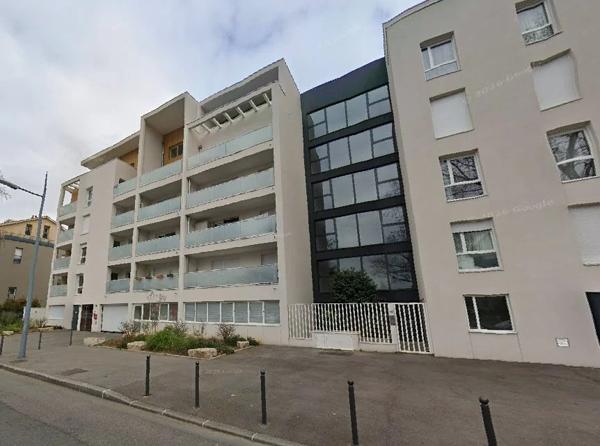 APPARTEMENT T4 A LOUER - VENISSIEUX 82 m 2 1 317,63 € charges comprises par mois