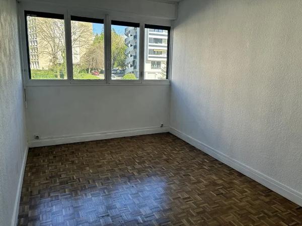 APPARTEMENT T5 A LOUER - LYON 5EME ARRONDISSEMENT Les Castors-Les Granges 81.52 m 2 1 130 € charges comprises par mois