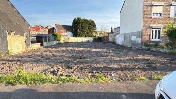 Terrain à Bâtir, 99 000 euros. Viabilisé (Elec, Eau et assainissement)