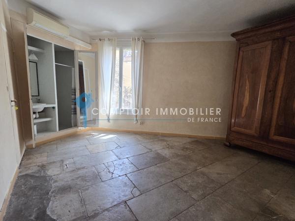 Appartement
                                                                                                                                                                                                                                                                                                                        7 pièce(s)                                                                                                                                                                                                          3 chambre(s)                                                                                                                                                                                                          123  m²