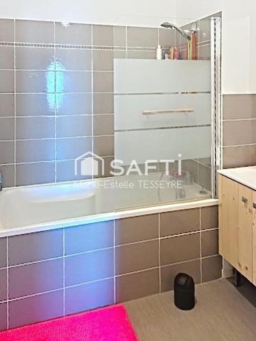 Appartement T3 très lumineux avec grand Balcon proche de toutes commodités